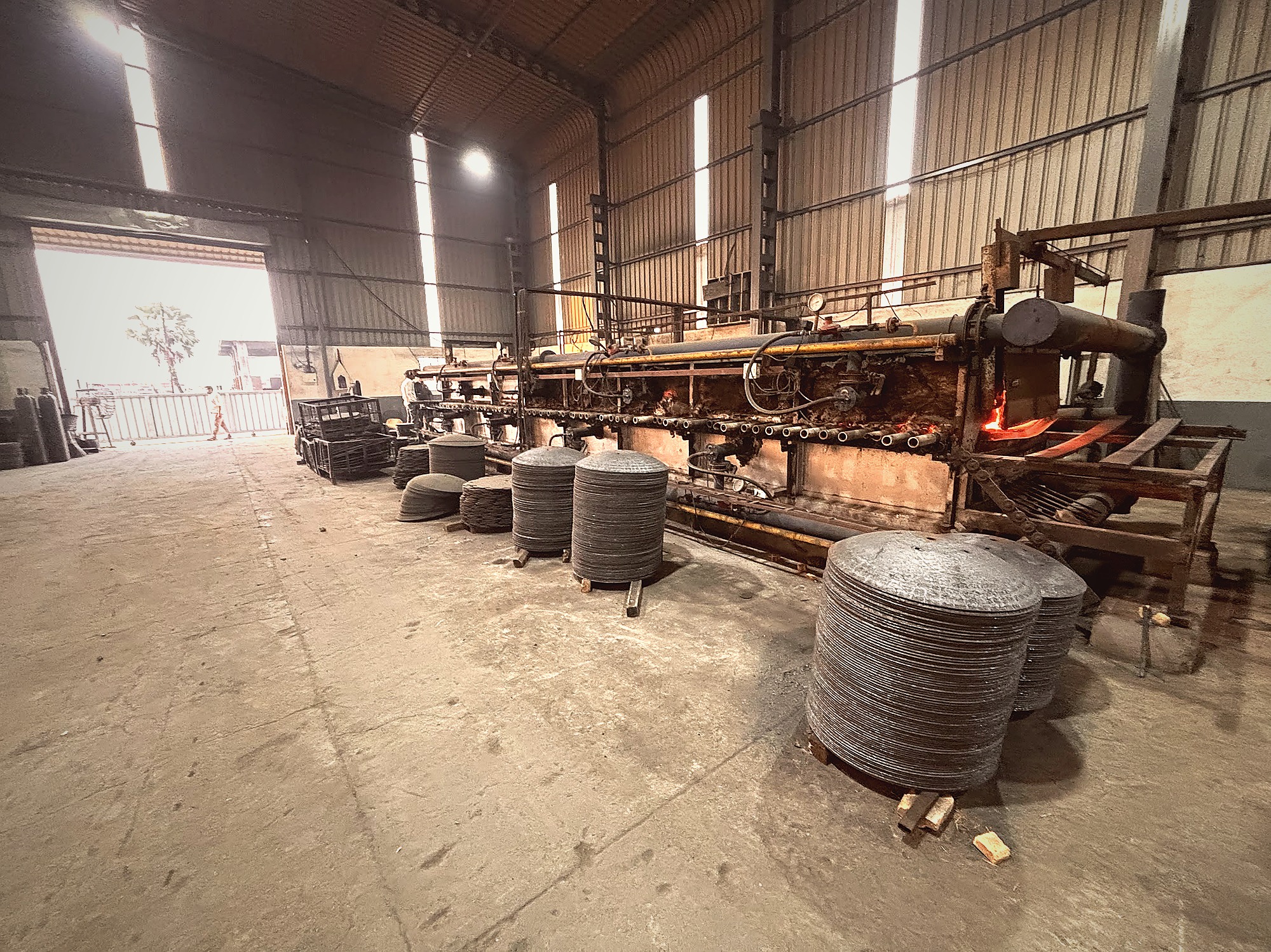 8-zone conveyor furnace in operation