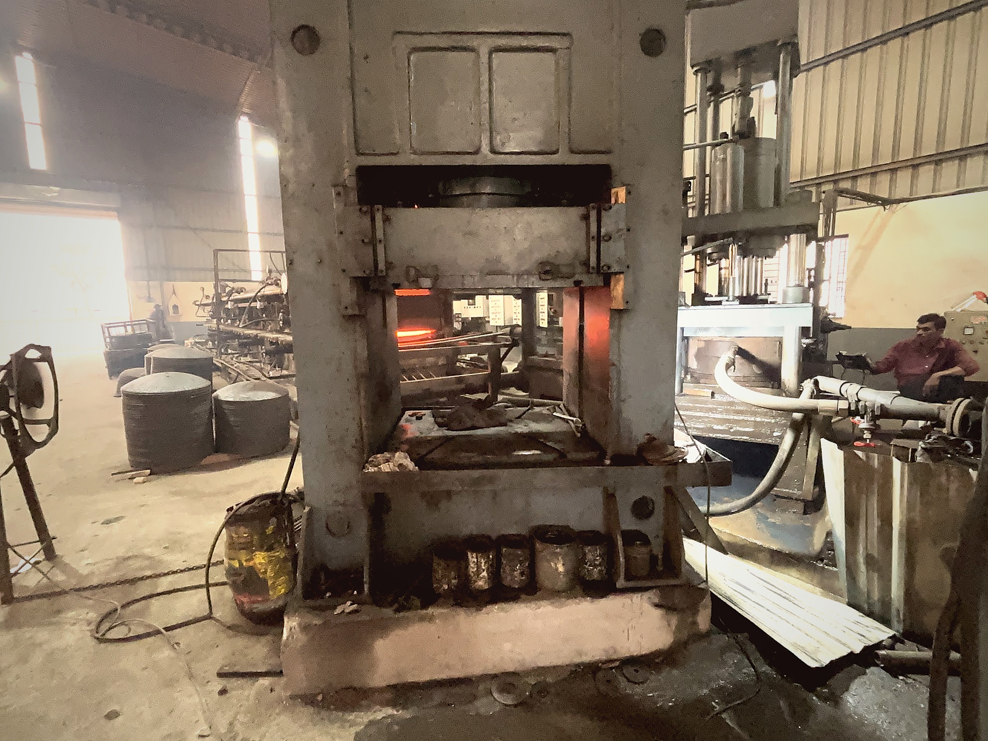 Press quench machine inline with furnace